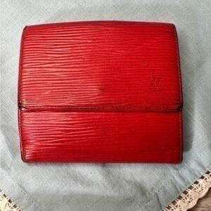 Louis Vuitton Malletier Epi Leather Elise Wallet. Red. Vintage good condition.